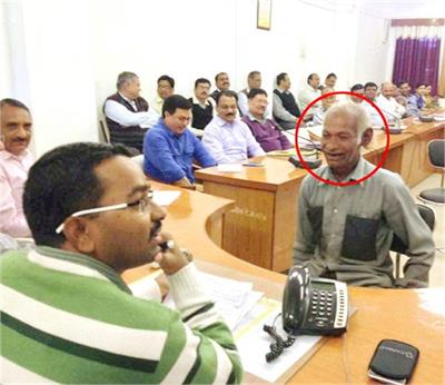 22ವರ್ಷದ ಯುವತಿಯೊಂದಿಗೆ ಮದುವೆಗೆ ಸರಕಾರಿ ನೆರವು ಕೋರಿದ 70ವರ್ಷದ ಮುದುಕ!